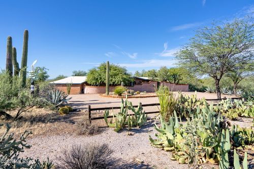 4625 N Flecha Dr, Tucson, AZ, 85718-6747 | Card Image