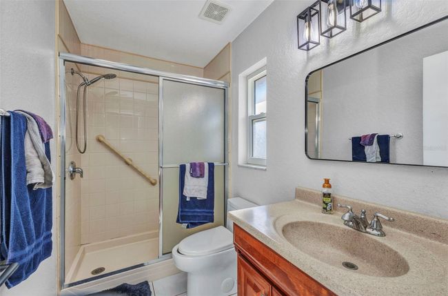 Ensuite Bathroom | Image 32