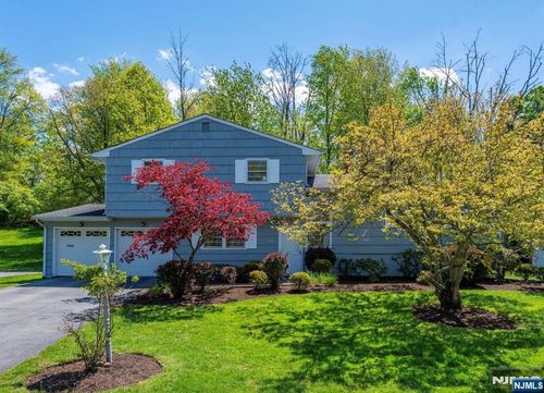 7 Waddington Ave, West Orange, NJ, 07052-2618 | Card Image