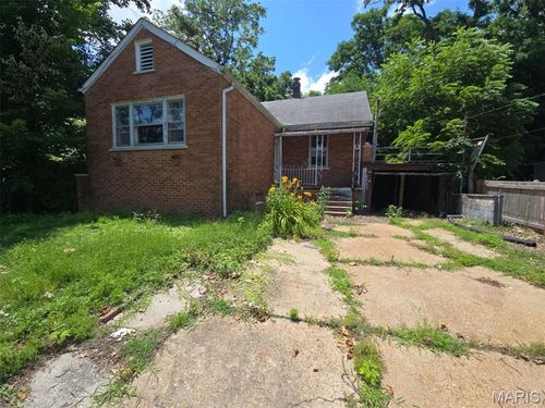 2721 Old Hanley Rd, Saint Louis, MO, 63114-4627 | Card Image