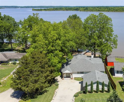 1205 Red Bud, Grove, OK, 74344 | Card Image
