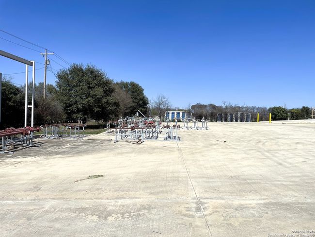 210 N Cherry St, Home with 0 bedrooms, 0 bathrooms and null parking in Pearsall TX | Image 5
