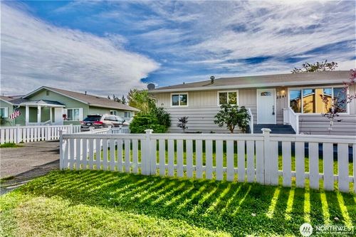 2241 S 252nd St, Des Moines, WA, 98198-9060 | Card Image