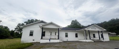 211 Rock Ave, Palmer, TN, 37365-2637 | Card Image