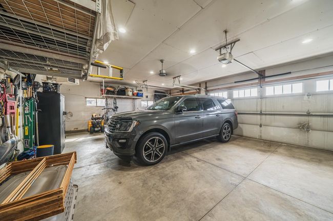 Heated 3 Stall Garage | Image 25