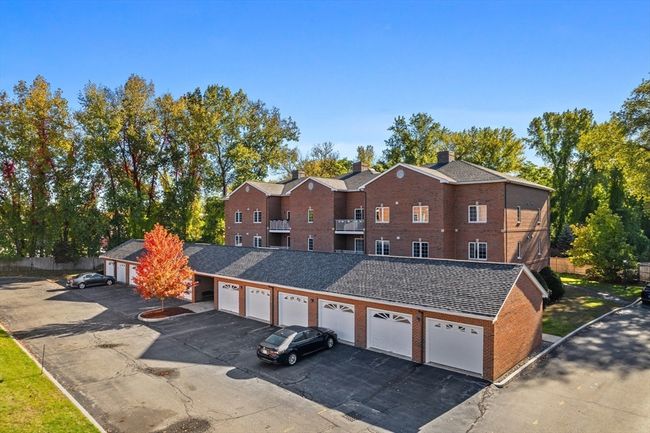 APT-20 - 7 Conant Rd, Condo with 2 bedrooms, 2 bathrooms and 1 parking in Winchester MA | Image 32