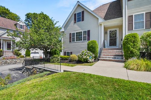 25-25 Pierce St, Reading, MA, 01867-2636 | Card Image