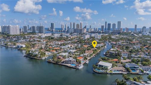 3220 Ne 165th St, North Miami Beach, FL, 33160-3834 | Card Image