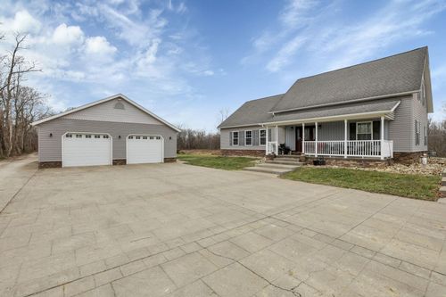 9995 West Pike, Hopewell, OH, 43760 | Card Image