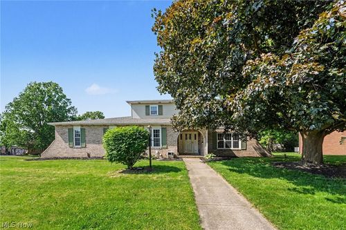 1907 Opal St, Louisville, OH, 44641-2737 | Card Image