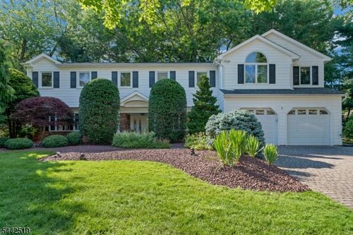 4 Halifax Dr, Morganville, NJ, 07751-1309 | Card Image