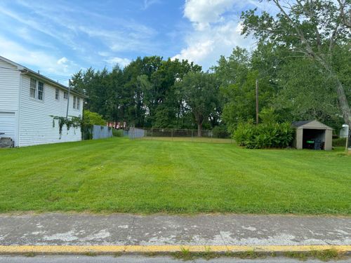 304 W 7th St, Corbin, KY, 40701-1630 | Card Image