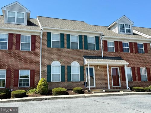301 Barrington Dr, READING, PA, 19607-2450 | Card Image