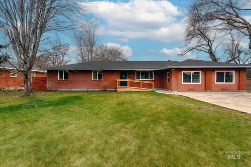 819 S Powerline Rd, Nampa, ID, 83686-5615 | Card Image