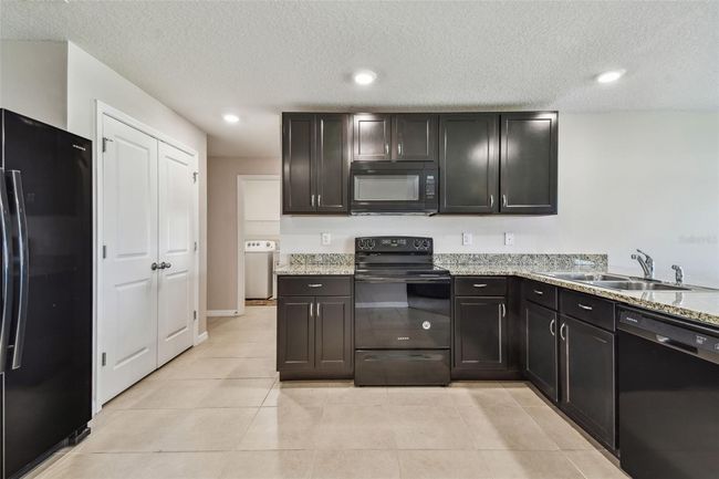 8034 Broad Pointe Dr, House other with 3 bedrooms, 2 bathrooms and null parking in ZEPHYRHILLS FL | Image 13