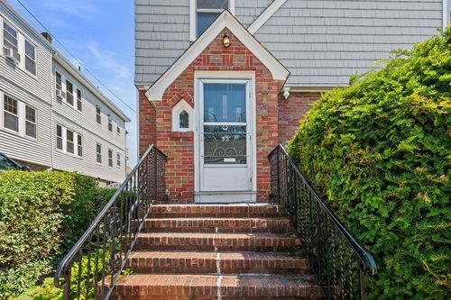 32 Ellison Ave, Boston, MA, 02126-2804 | Card Image