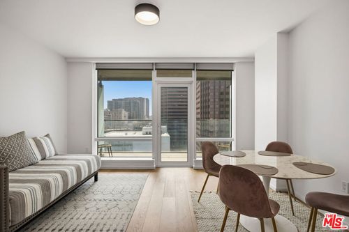 1119-877 Francisco St, Los Angeles, CA, 90017-2872 | Card Image