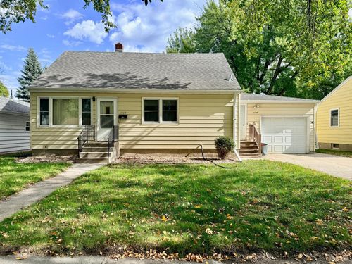 1114 10 1/2 Street N, Moorhead, MN, 56560 | Card Image