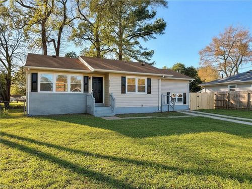 749 Holladay Ln, Virginia Beach, VA, 23455-5724 | Card Image