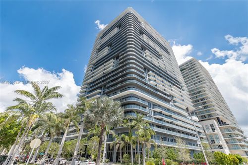 l604-121 Ne 34th St, Miami, FL, 33137-3852 | Card Image