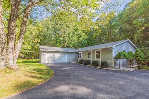 6327 Club House Dr E, Canadian Lakes, MI, 49346-8379 | Card Image