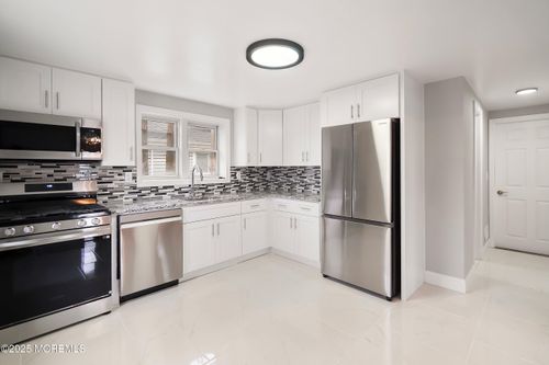 271 Barbara Pl, Cliffwood, NJ, 07721-1165 | Card Image