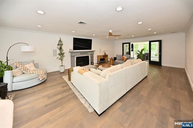 254 University Way, House other with 5 bedrooms, 5 bathrooms and null parking in Paramus NJ | Image 7