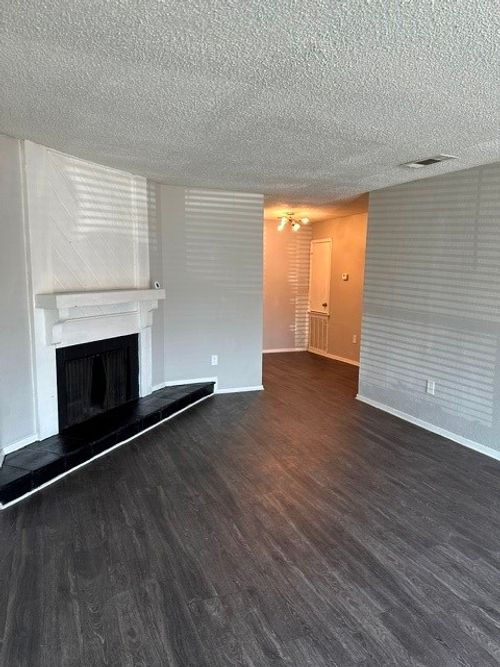 1703-9696 Walnut St, Dallas, TX, 75243-2339 | Card Image
