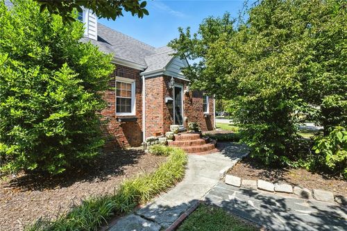 1141 Jamestown Cres, Norfolk, VA, 23508-1234 | Card Image
