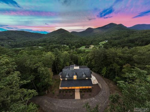 276 Welm Way, FRANKLIN, NC, 28734-1105 | Card Image