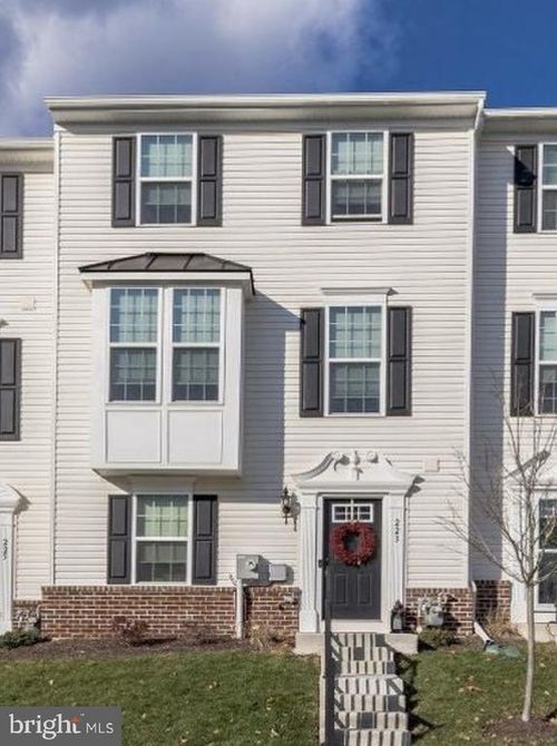 223 Ashburn Rd, PHOENIXVILLE, PA, 19460-4808 | Card Image