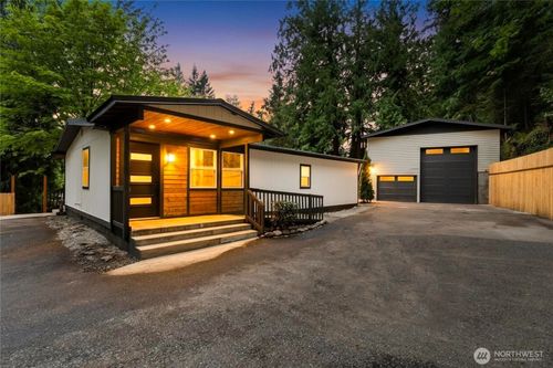 22518 Dorre Don Way, Maple Valley, WA, 98038 | Card Image