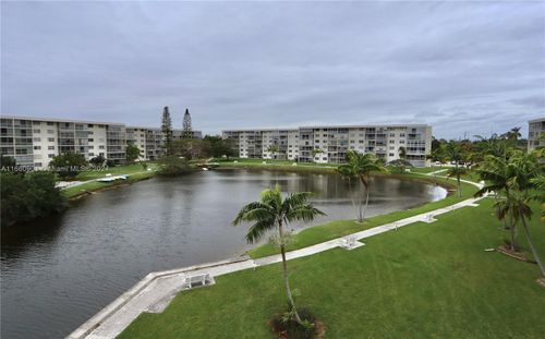 g414-2859 Leonard Dr, Aventura, FL, 33160 | Card Image