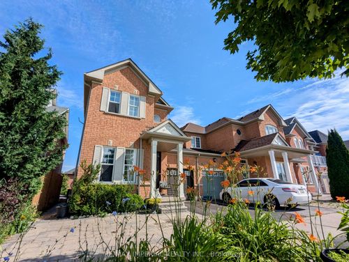 bsmt-236 Old Colony Rd, Richmond Hill, ON, L4E5B9 | Card Image