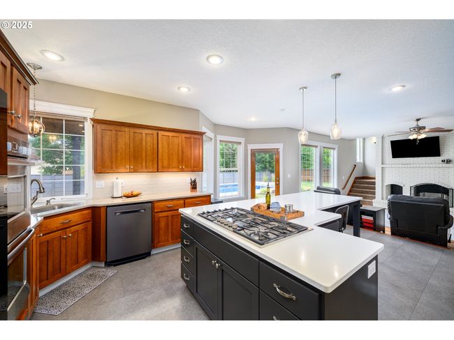 2351 Nw Pinehurst Dr, House other with 5 bedrooms, 3 bathrooms and 3 parking in McMinnville OR | Image 12