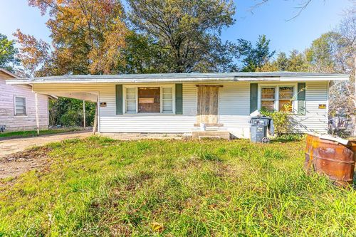 221 N Twelfth, West Helena, AR, 72390-2105 | Card Image