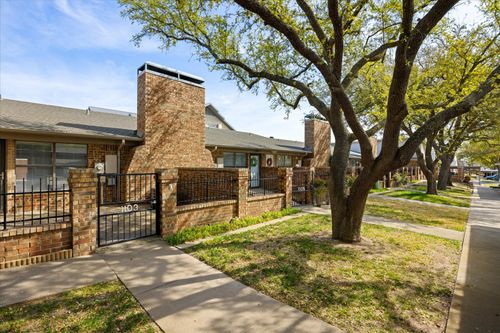 1103 Glenbrook St, Benbrook, TX, 76126-2755 | Card Image