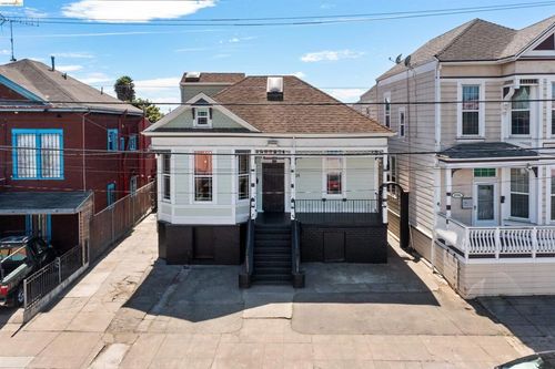 2735 E 11th St, Oakland, CA, 94601-1428 | Card Image