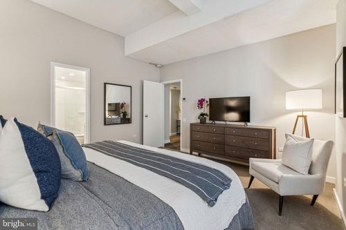 925-875 Sansom St, PHILADELPHIA, PA, 19107-5105 | Card Image