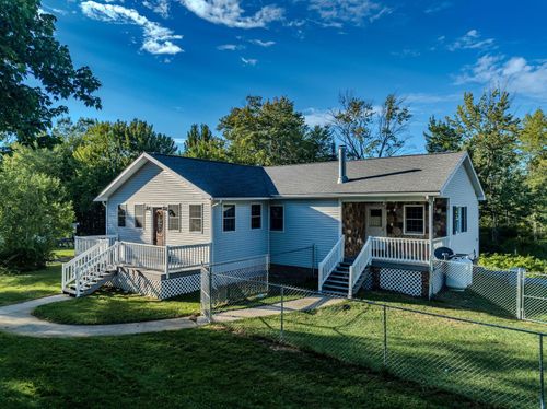 101 River Rd, Bethlehem, NH, 03574-4208 | Card Image