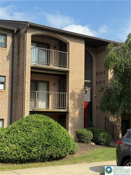 11-4501 Hedgerow Dr, ALLENTOWN, PA, 18103 | Card Image