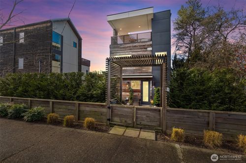 6217 Flora Ave S, Seattle, WA, 98108-2743 | Card Image