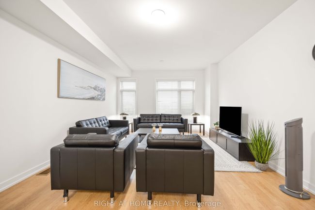 1557 Midland Ave, House attached with 4 bedrooms, 4 bathrooms and 1 parking in Scarborough ON | Image 27