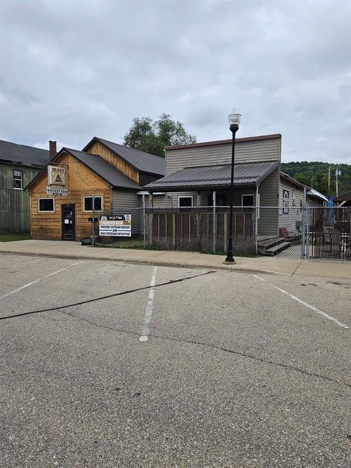 403 Front St, AVOCA, WI, 53506-9668 | Card Image