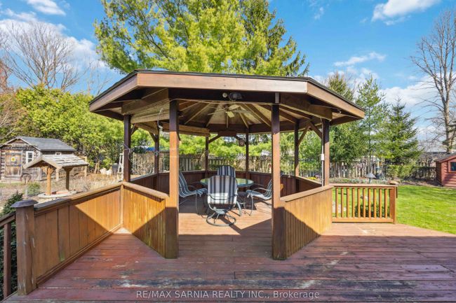 35 Frances Dr, House other with 6 bedrooms, 3 bathrooms and 4 parking in Forest ON | Image 35