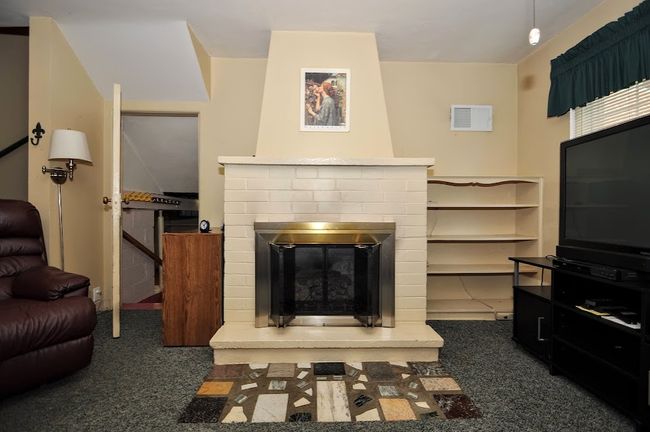 This 3rd bedroom has large closet and bright natural light. | Image 27