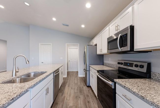 5923 162 Nd Ave E, House other with 4 bedrooms, 2 bathrooms and null parking in Parrish FL | Image 8