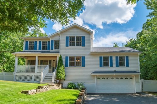 35 Brentwood Rd, Woburn, MA, 01801-2349 | Card Image