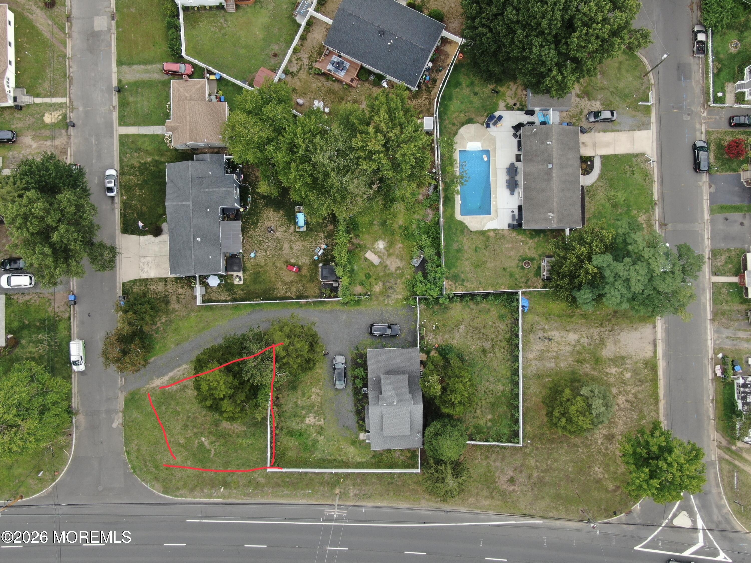 Land in North Middletown