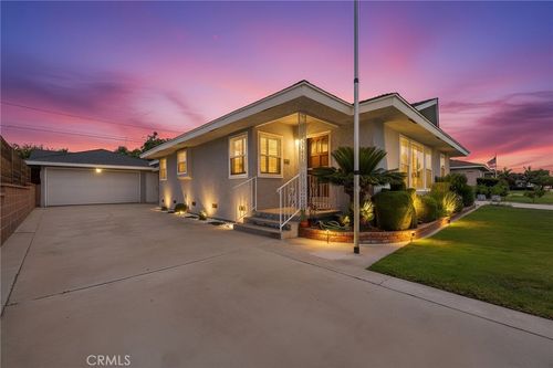 10061 Van Ruiten St, Bellflower, CA, 90706-2557 | Card Image